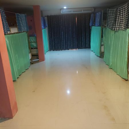 Lucky Dorm Hostel Kepulauan Phi Phi Bagian luar foto