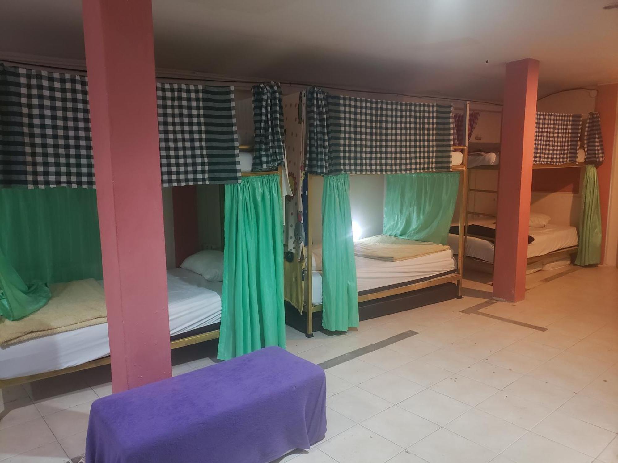 Lucky Dorm Hostel Kepulauan Phi Phi Bagian luar foto