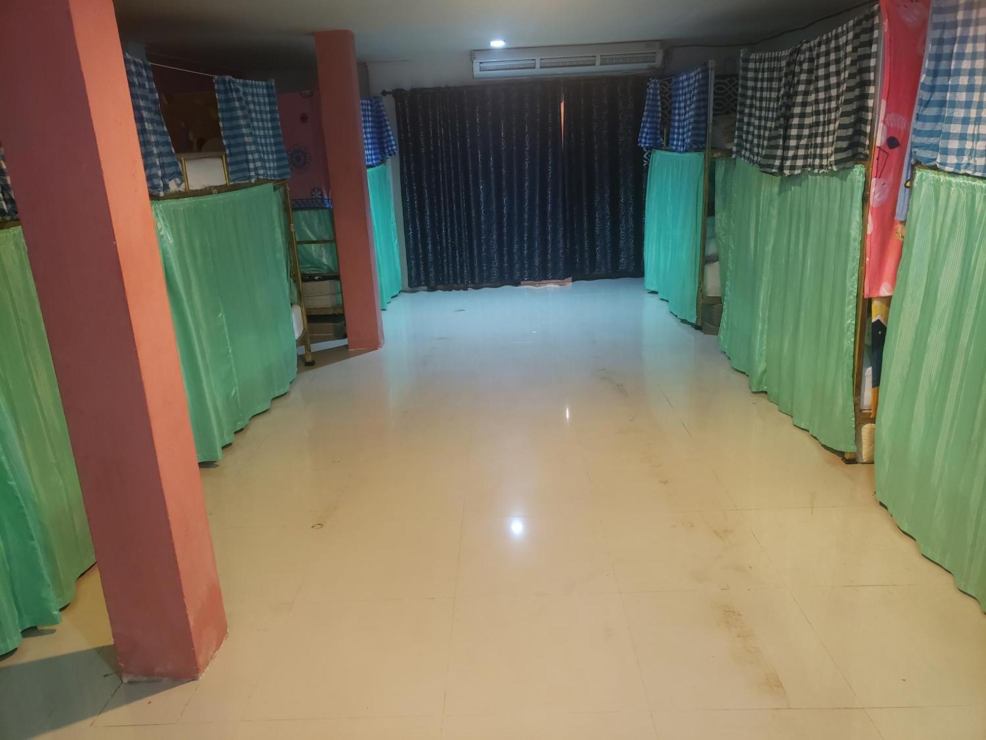 Lucky Dorm Hostel Kepulauan Phi Phi Bagian luar foto
